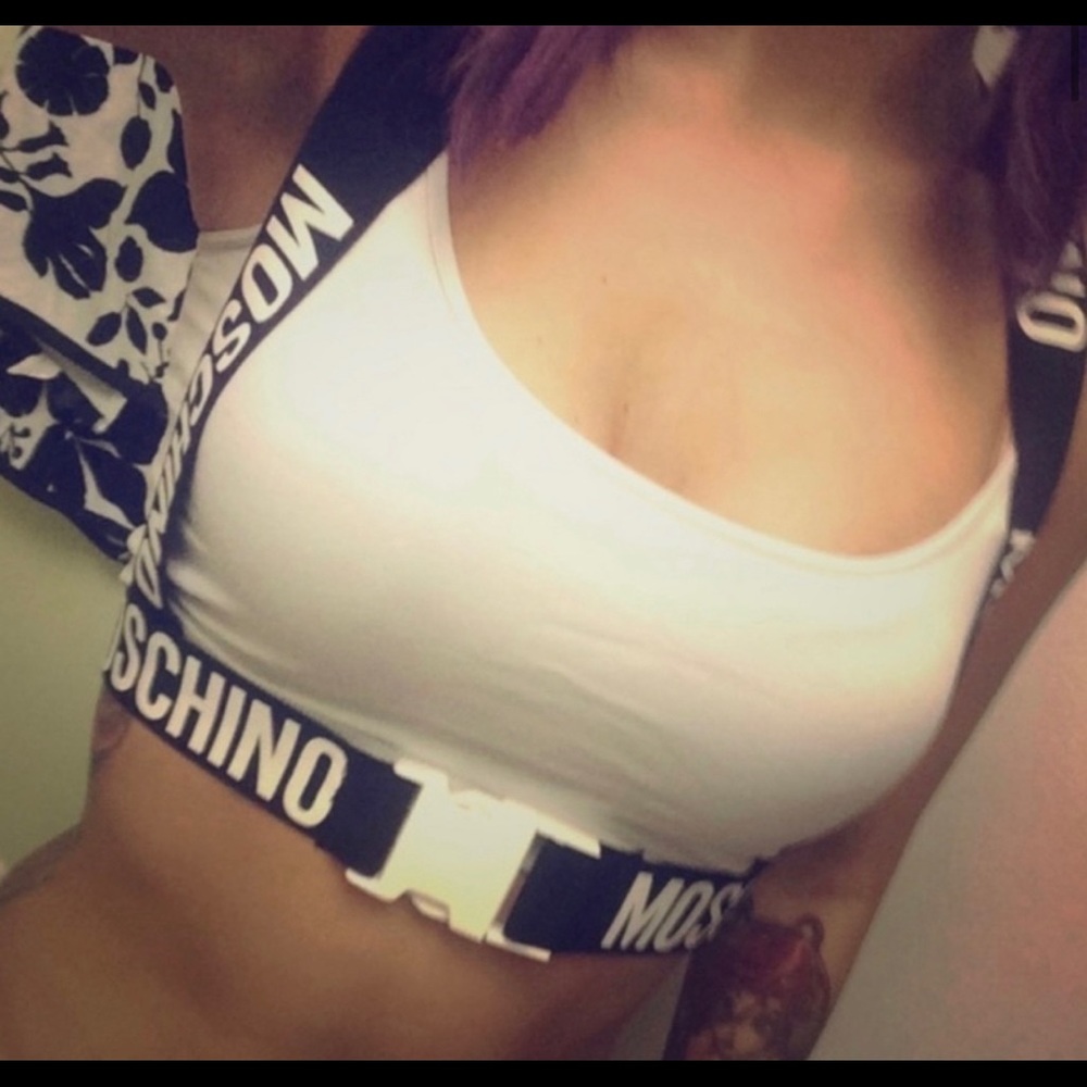 Custom harness with buckle